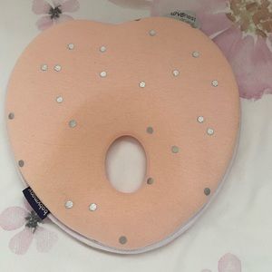 Love nest baby pillow